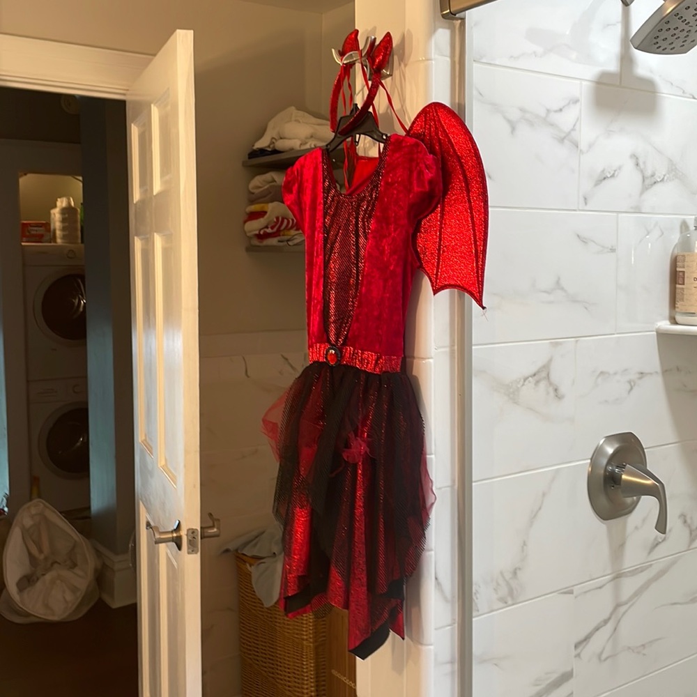 This is a kids devil Halloween costume.